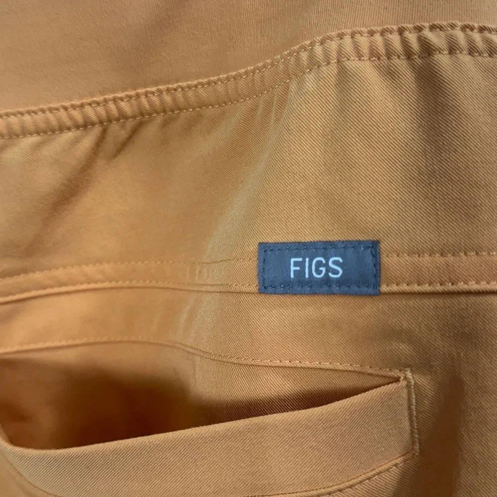 Figs Men’s orange scrubs pants size 3XL Short